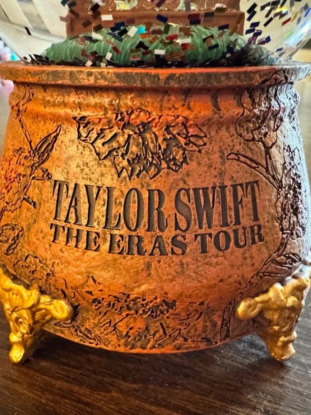Taylor Swift The Eras Tour Acoustic Piano Snow Globe - Picture 4 of 5
